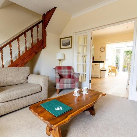 Fir Tree Cottage - Cosy 3 Bed Cottage In Penrhyn Bay With Beautiful Sea Views And Access To Snowdonia Rhôs-on-Sea Екстериор снимка