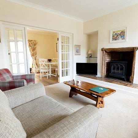 Fir Tree Cottage - Cosy 3 Bed Cottage In Penrhyn Bay With Beautiful Sea Views And Access To Snowdonia Rhôs-on-Sea Екстериор снимка