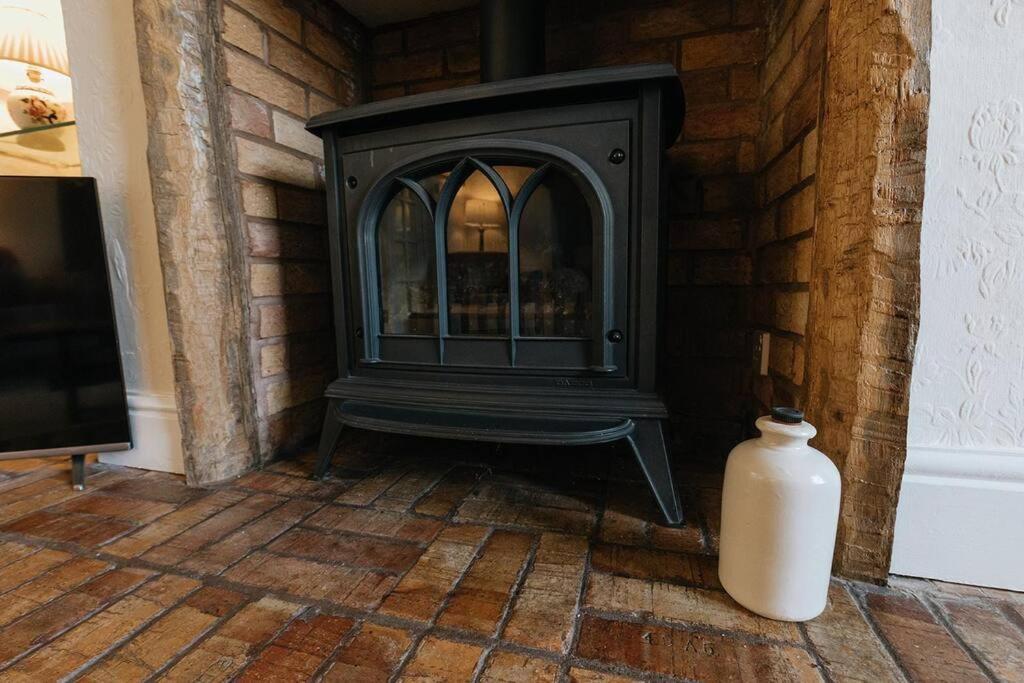 Fir Tree Cottage - Cosy 3 Bed Cottage In Penrhyn Bay With Beautiful Sea Views And Access To Snowdonia Rhôs-on-Sea Екстериор снимка