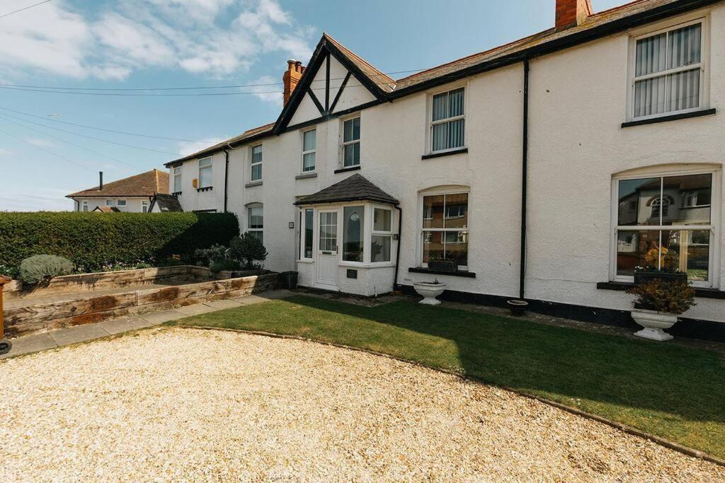 Fir Tree Cottage - Cosy 3 Bed Cottage In Penrhyn Bay With Beautiful Sea Views And Access To Snowdonia Rhôs-on-Sea Екстериор снимка