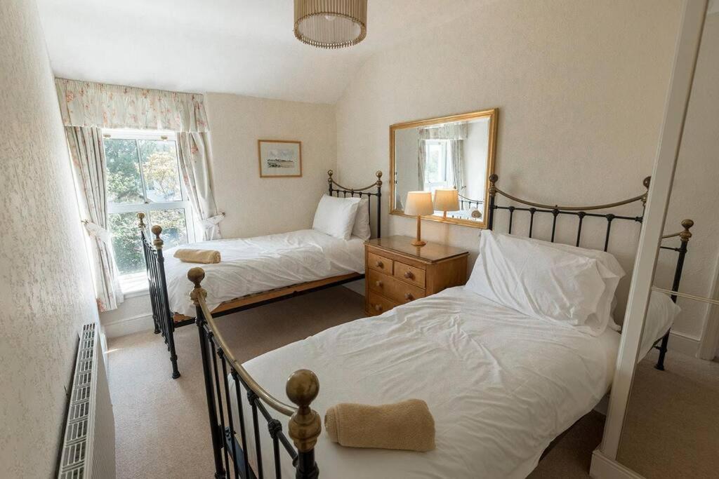 Fir Tree Cottage - Cosy 3 Bed Cottage In Penrhyn Bay With Beautiful Sea Views And Access To Snowdonia Rhôs-on-Sea Екстериор снимка