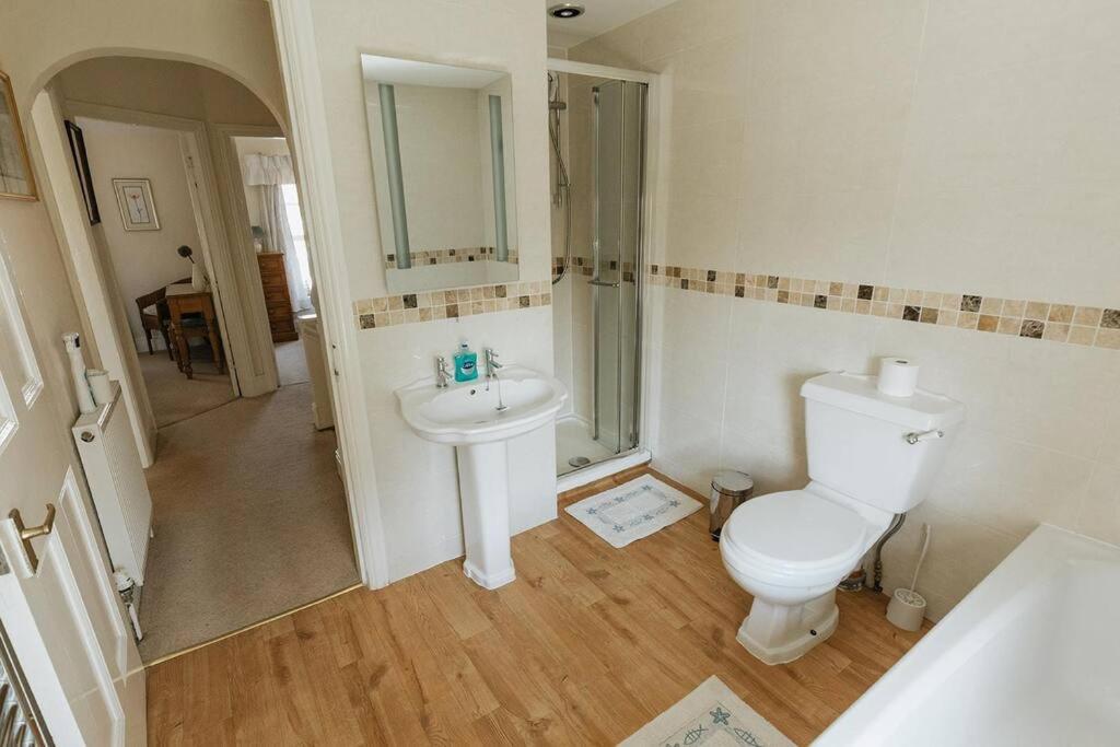 Fir Tree Cottage - Cosy 3 Bed Cottage In Penrhyn Bay With Beautiful Sea Views And Access To Snowdonia Rhôs-on-Sea Екстериор снимка