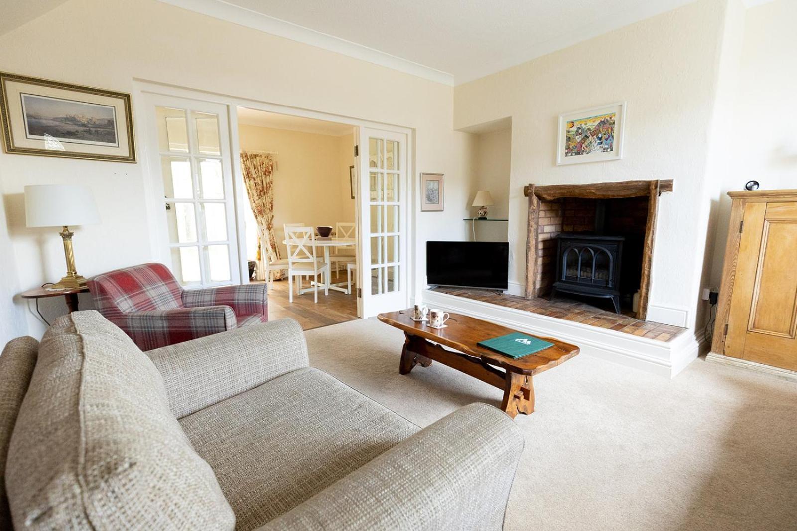 Fir Tree Cottage - Cosy 3 Bed Cottage In Penrhyn Bay With Beautiful Sea Views And Access To Snowdonia Rhôs-on-Sea Екстериор снимка