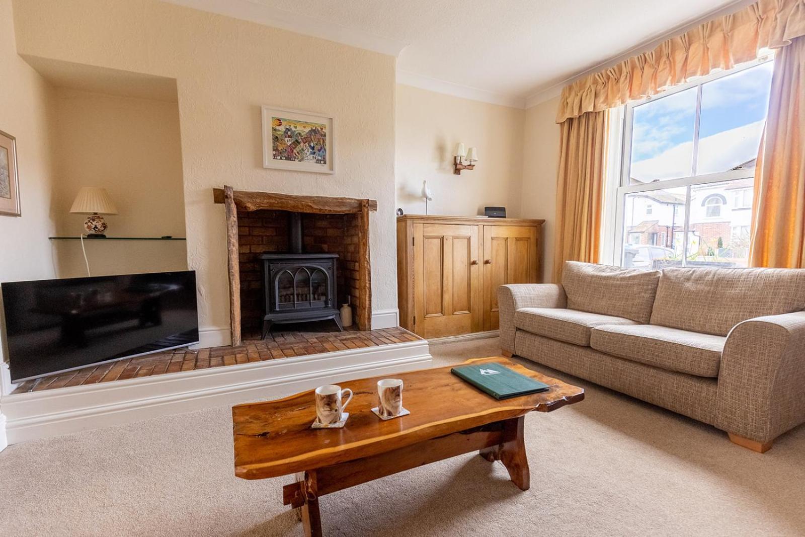 Fir Tree Cottage - Cosy 3 Bed Cottage In Penrhyn Bay With Beautiful Sea Views And Access To Snowdonia Rhôs-on-Sea Екстериор снимка